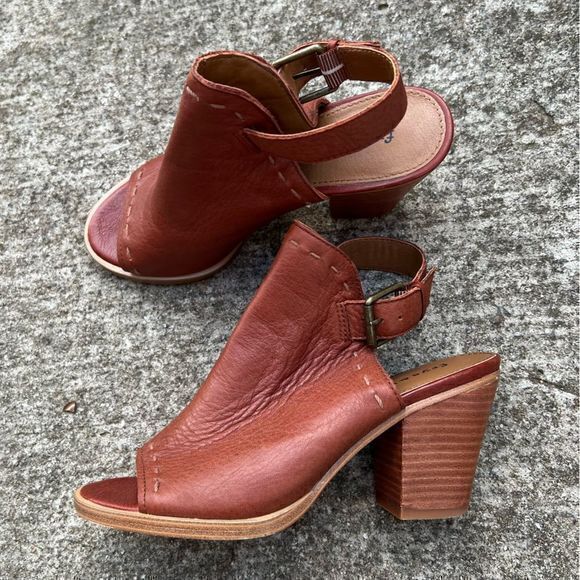 Frye & Co. Donna Peep Toe Heel Sandals Leather Upper Buckle Closure Brown Size 6 - Picture 4 of 11